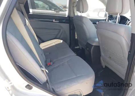 2014 Kia Sorento Lx z USA, uszkodzony, nr VIN 5XYKTCA63EG544532